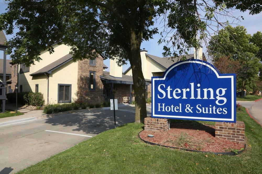 Sterling Hotel And Suites Clive Exterior photo
